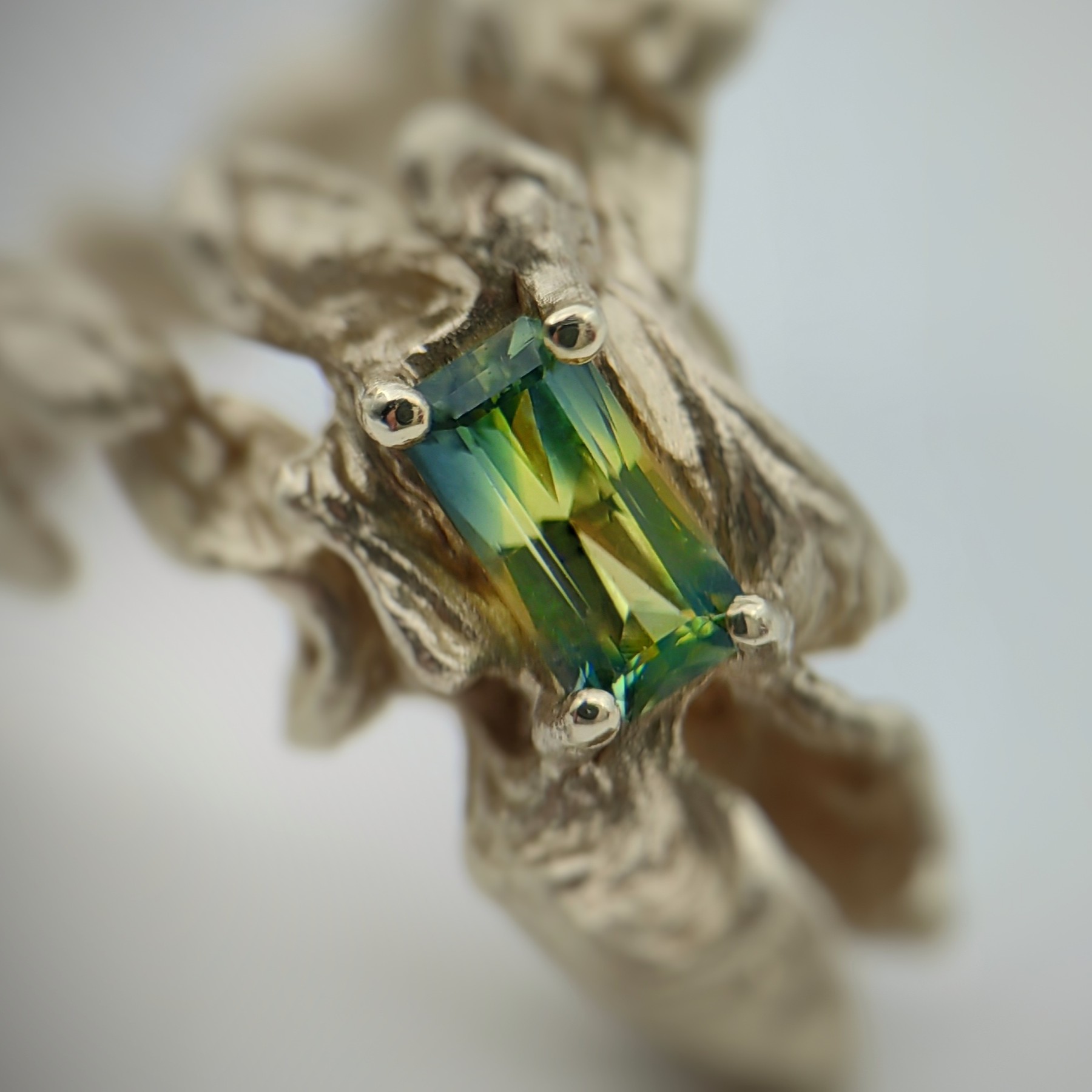 Wave Party Sapphire Gold Ring • Size 51 • Unique 1/1 Wave Party Sapphire Gold Ring • Size 51 • Unique 1/1